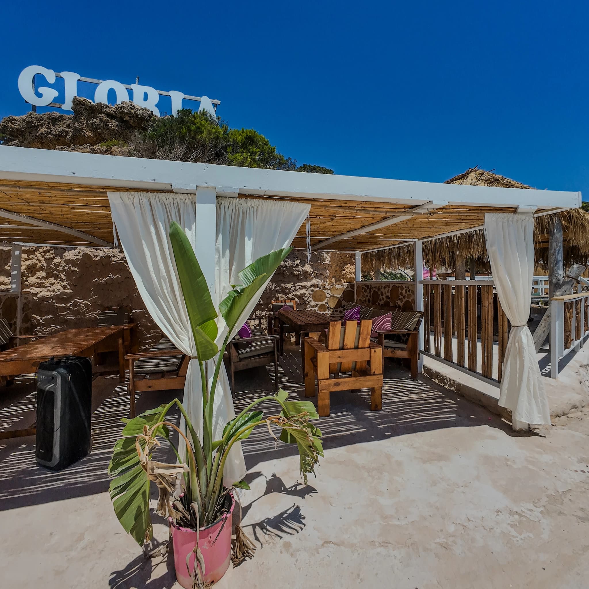 Gloria Island — photo 20